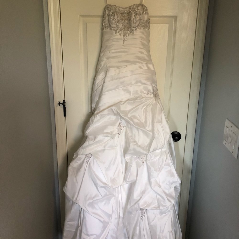 Size 2 Asymmetrical Mermaid wedding dress